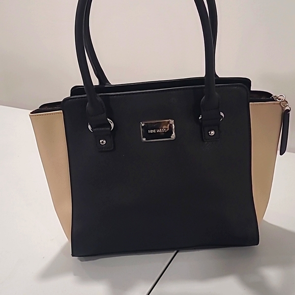 #44 Nine West Black & Cream Colour Tote - Picture 1 of 5